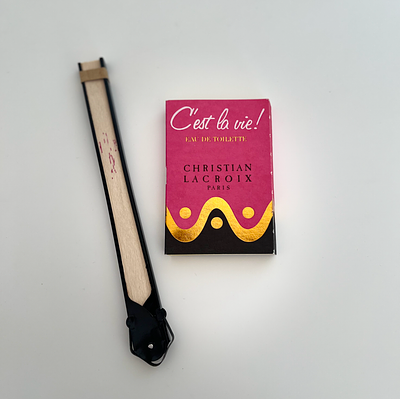 Пробник туалетной воды C'est la vie! от Christian Lacroix и рекламный веер. Франция, 1990-е гг. 