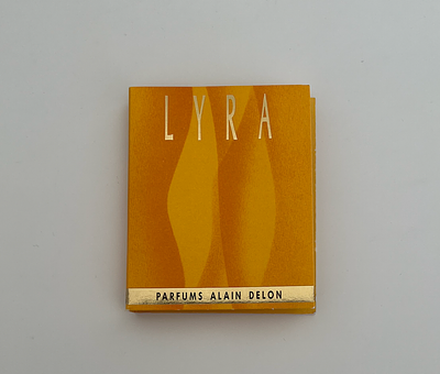 Пробник парфюмированной воды Lyra от Parfums Alain Delon. Франция, 1990-е гг. 
Объём: 1,5 мл 