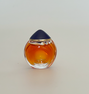 Миниатюра парфюмированной воды Boucheron. Франция, 1990-е - начало 2000-х гг. 
4 мл. 
Состояние: 