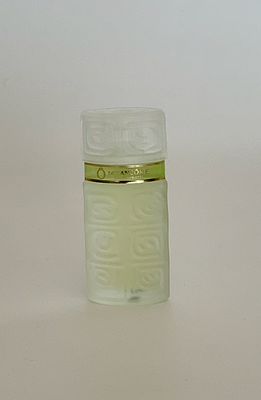 Миниатюра туалетной воды &Ocirc; de Lanc&ocirc;me от Lanc&ocirc;me. Франция, 2010-е гг. 
Объём: 7,5 мл. 