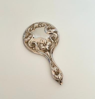 Ручное зеркало для туалетного столика в стиле модерн. Европа (вероятно Франция), ок. 1900-1910 