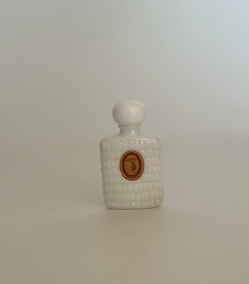 Миниатюра туалетной воды Trussardi. Италия, 1980-1990-е гг. 
Объем 6 мл. 
Высота флакона 5,5 см. 