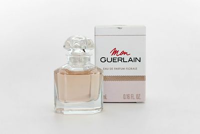 Миниатюра парфюмерной воды Mon Guerlain Florale от Guerlain. Франция: 2020-е гг. 
Объем 5 мл. 