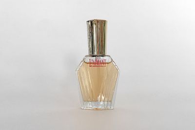 Полноразмерный флакон туалетной воды L'Aimant от Coty. Франция: 1990-е гг. 
Объем 15 мл. 