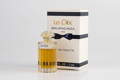 Миниатюра туалетной воды Le Dix Perfume от Balenciaga. Франция: 2010-е гг. 
Объем 5 мл, остаток 