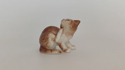 [без резерва] Коллекционная фарфоровая фигурка кота из серии &laquo;Cats of Character&raquo;. США: Danbury 