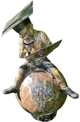 Бронзовая скульптура "Мальчик, читающий на вершине мира". Бронза, литье, патина. 
Вeс 67 