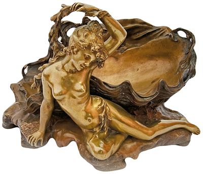 Плато "Нимфа". Агюст Моро. Франция. Начало XX века. . Бронза, литье, чеканка, патина 