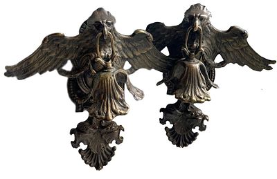 Парные настенные бра "Орлы". XX век. Бронза, литье, патина. 
Размеры: 26 х 28 см. 
Состояние: 