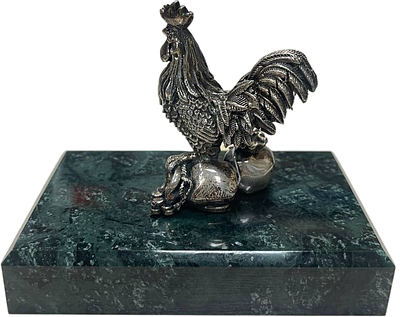 Статуэтка "Петух". Серебро 925 пробы. Литье, чеканка, змеевик. 
Высота - 9 см. Основание - 11 х 