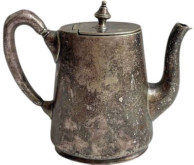 Кофейник. Англия. Конец XIX-начало ХХ века. Нейзилибер, посеребрение, чеканка. 
Клеймо 