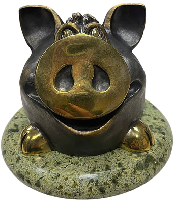 Бронзовая статуэтка "Свинья". Бронза, литье, змеевик. 
Высота - 12 см. Основание - 15 см. 