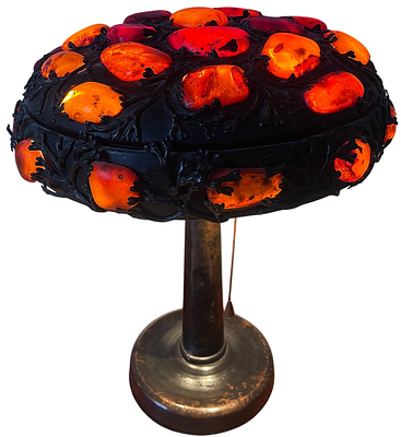 [Топ лот. Музейный уровень] Настольная лампа со вставками янтаря. 1926-1945 годы. Восточная 