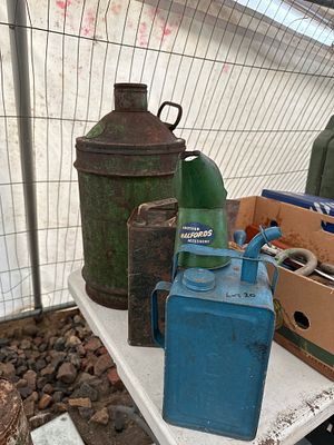 3x oil cans &amp; oil filler