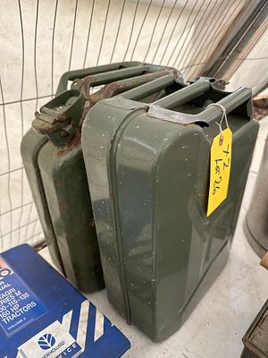 2x jerry fuel cans