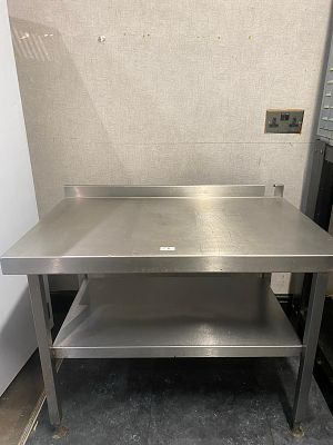 1x 2 Tier stainless steel table
900mm wide x 600mm deep x 680mm high