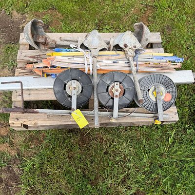 Electric fence, 4 x cow feeder bowls