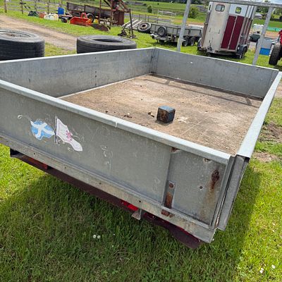 Double axel drop-side trailer