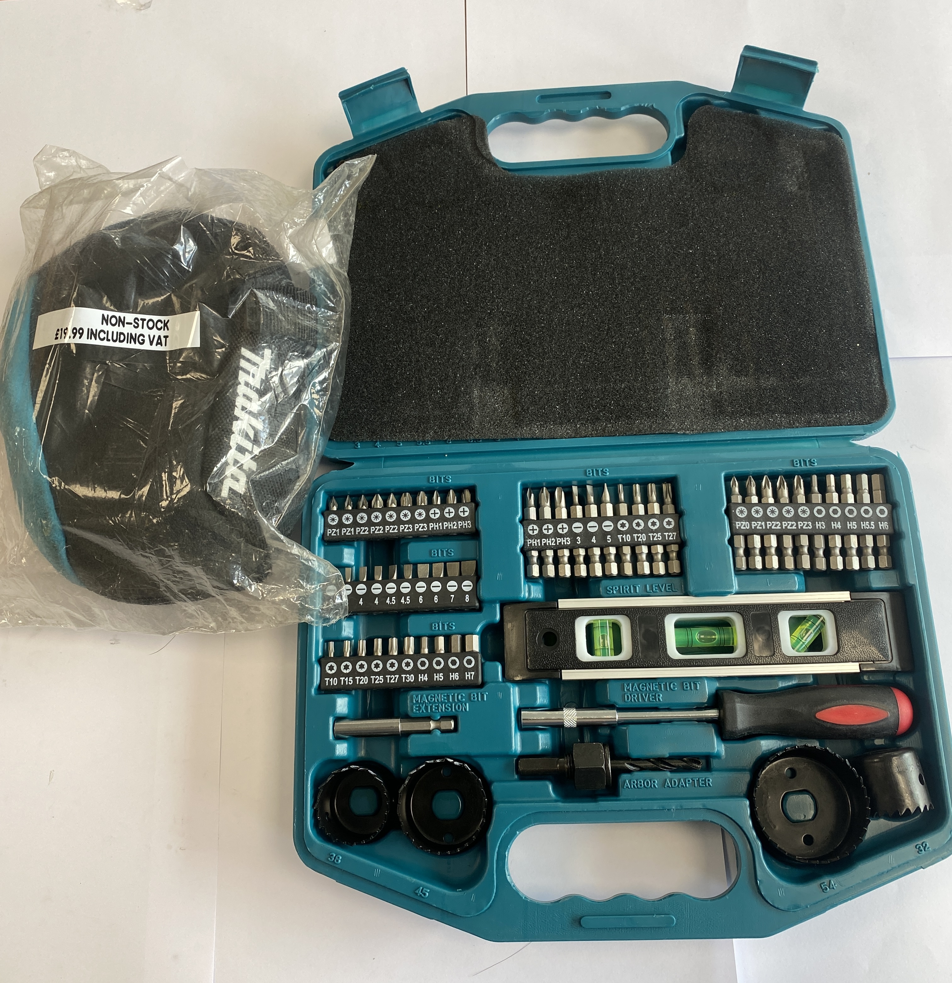 * Makita P-67832 101-Piece Drilling and Driving Accessory Kit & Knee pads