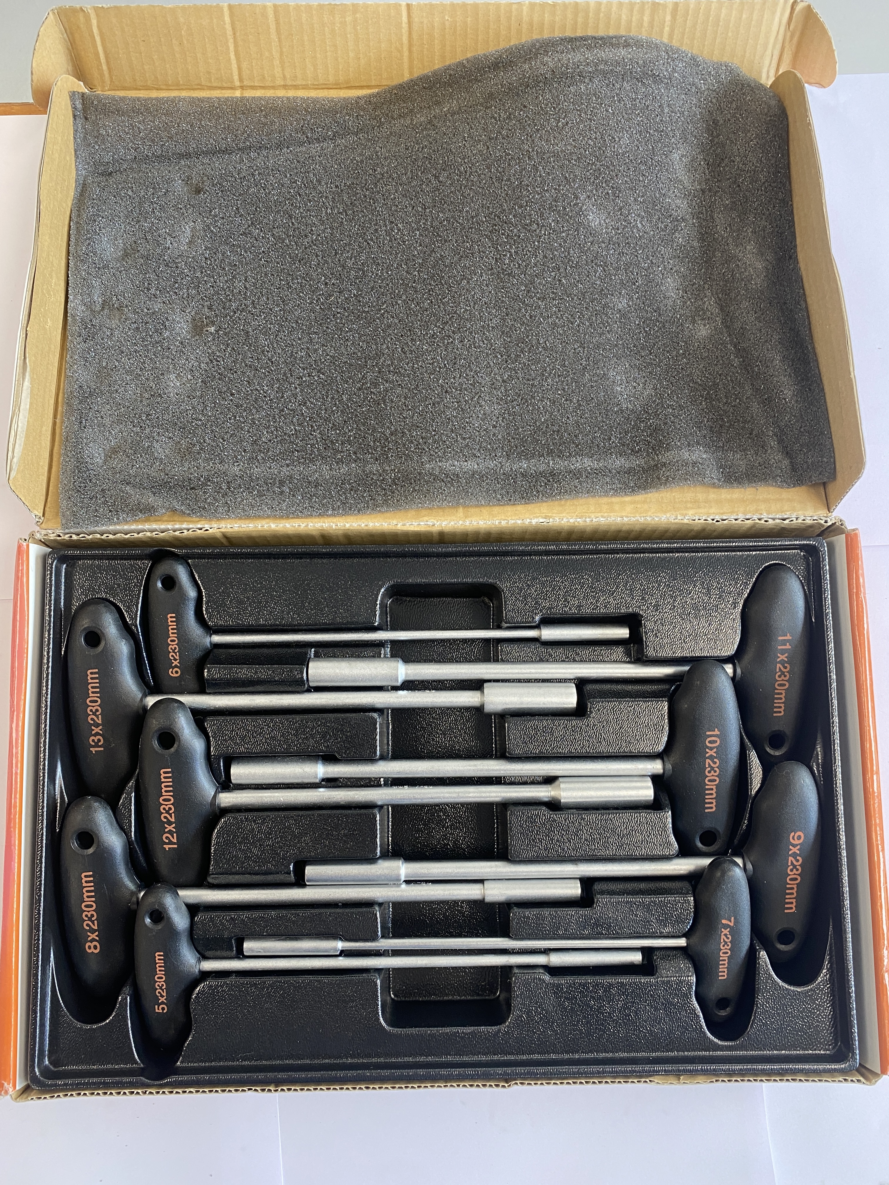 * Custor 9-Piece Metric T-Handle Nut Driver Set