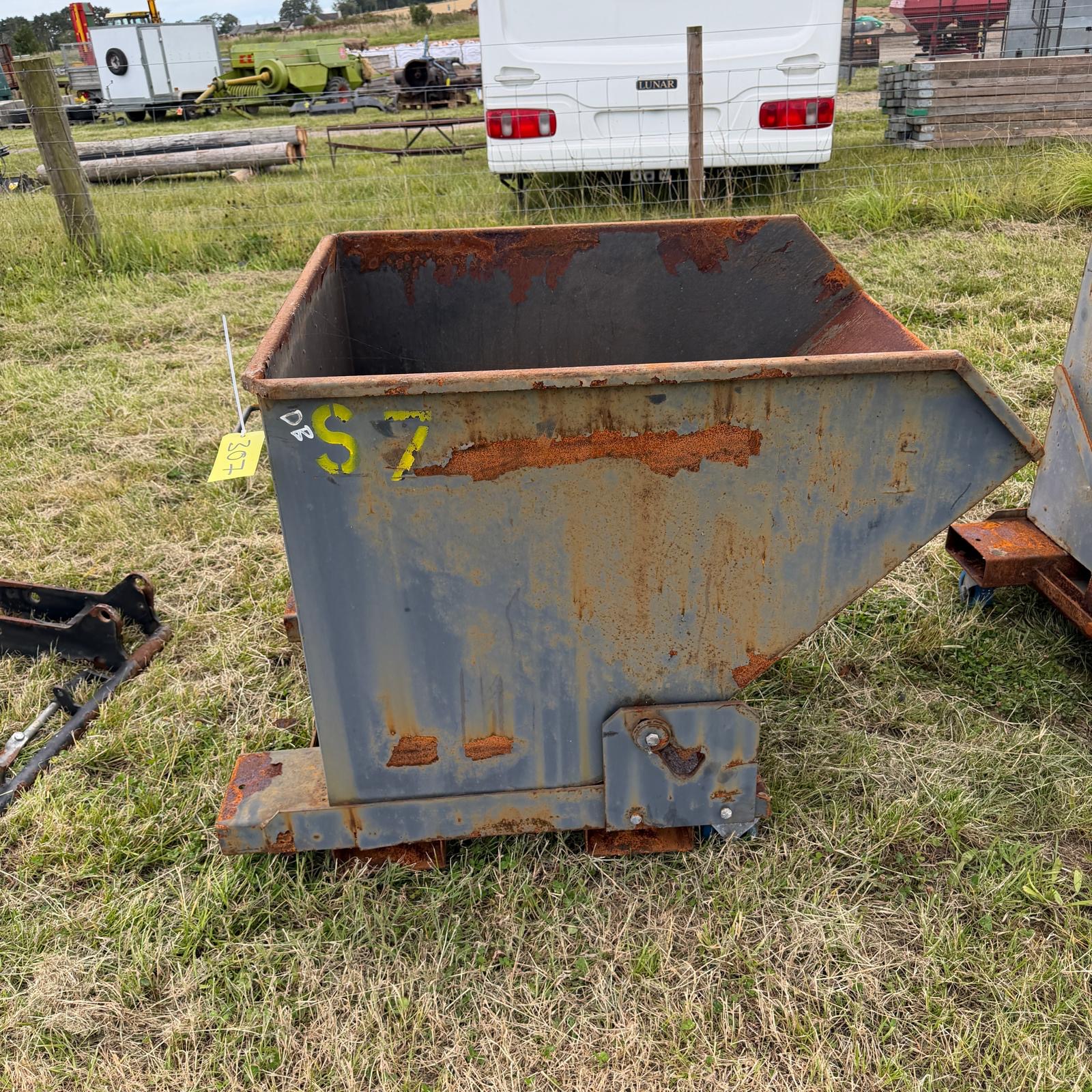 Lot 307