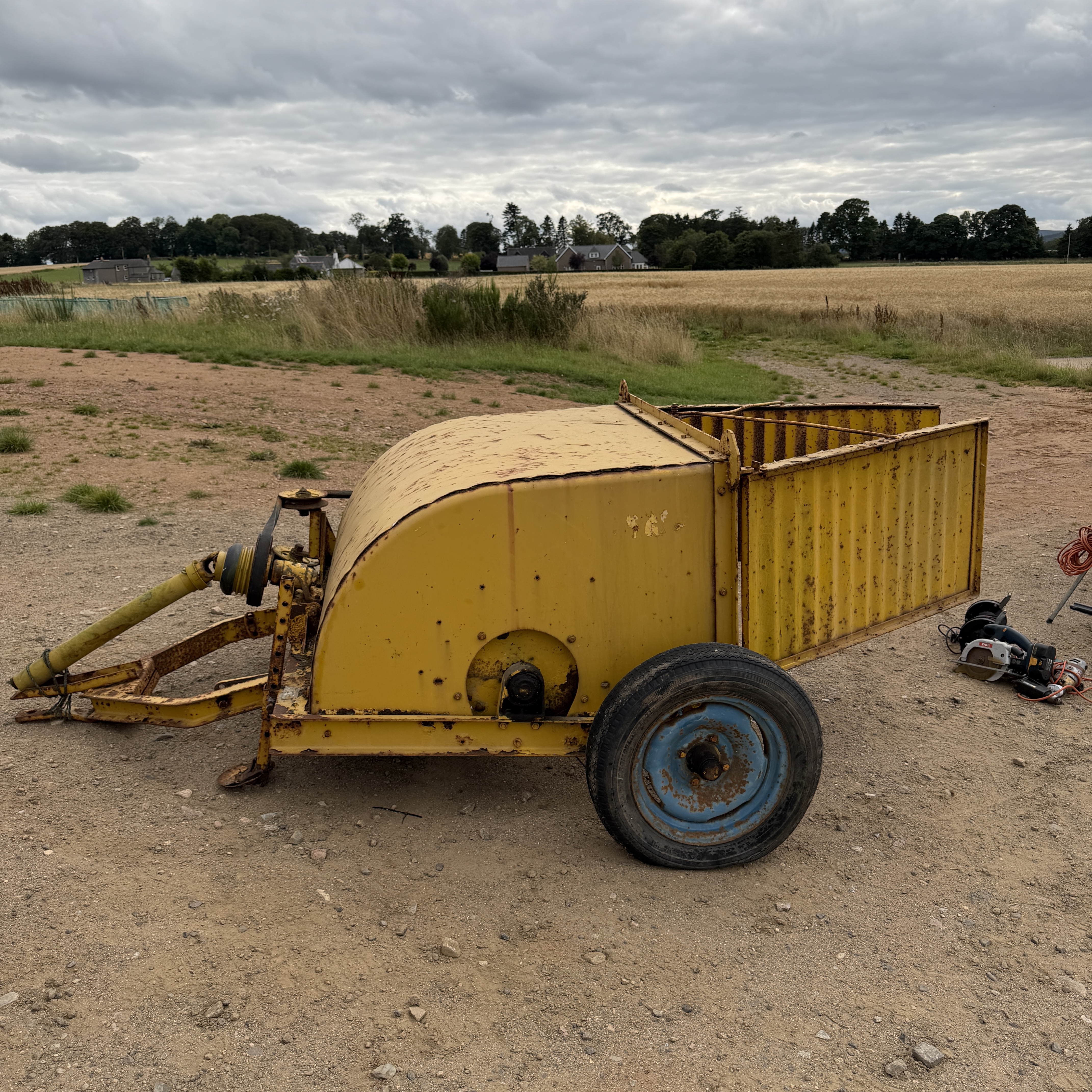 Lot 195