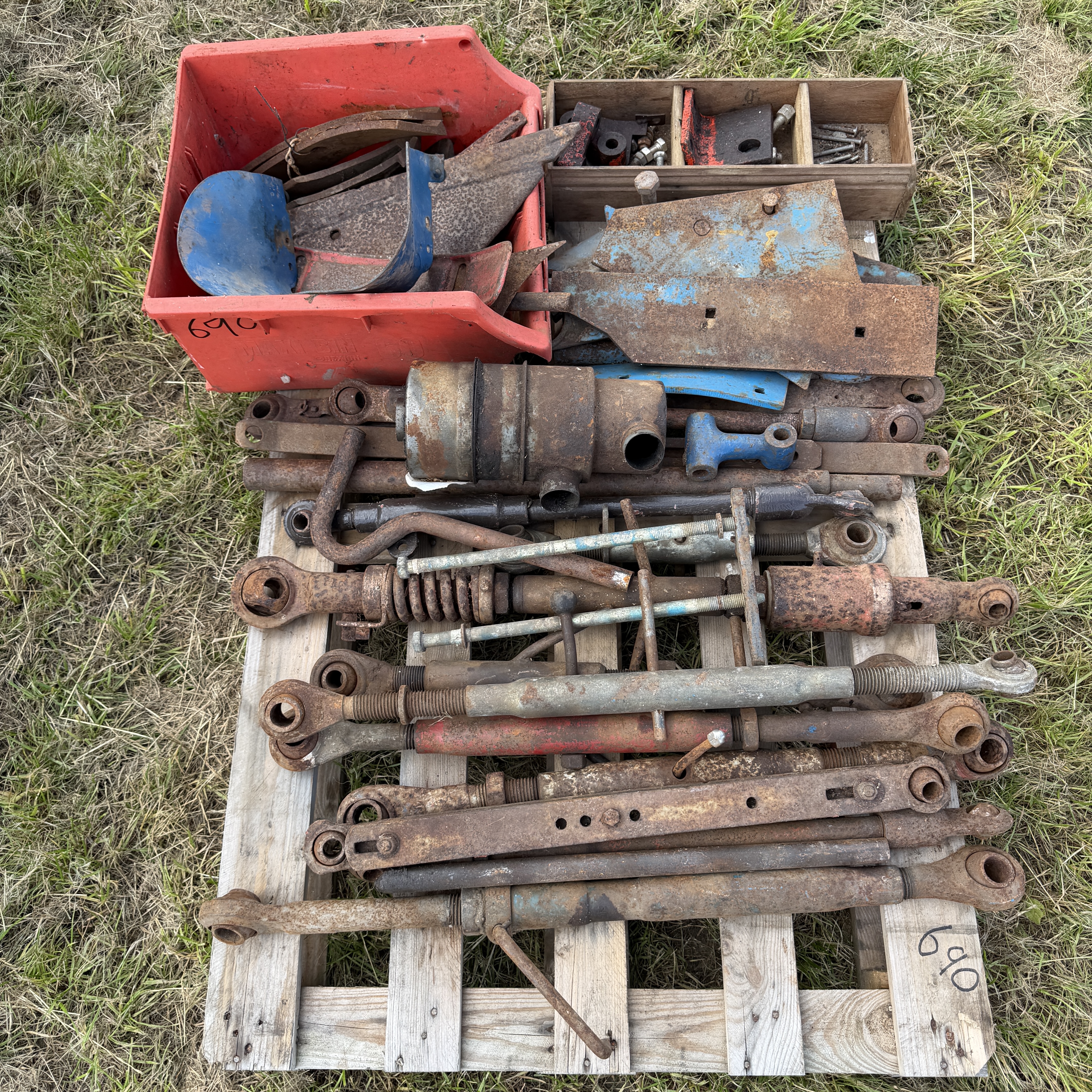 Lot 690