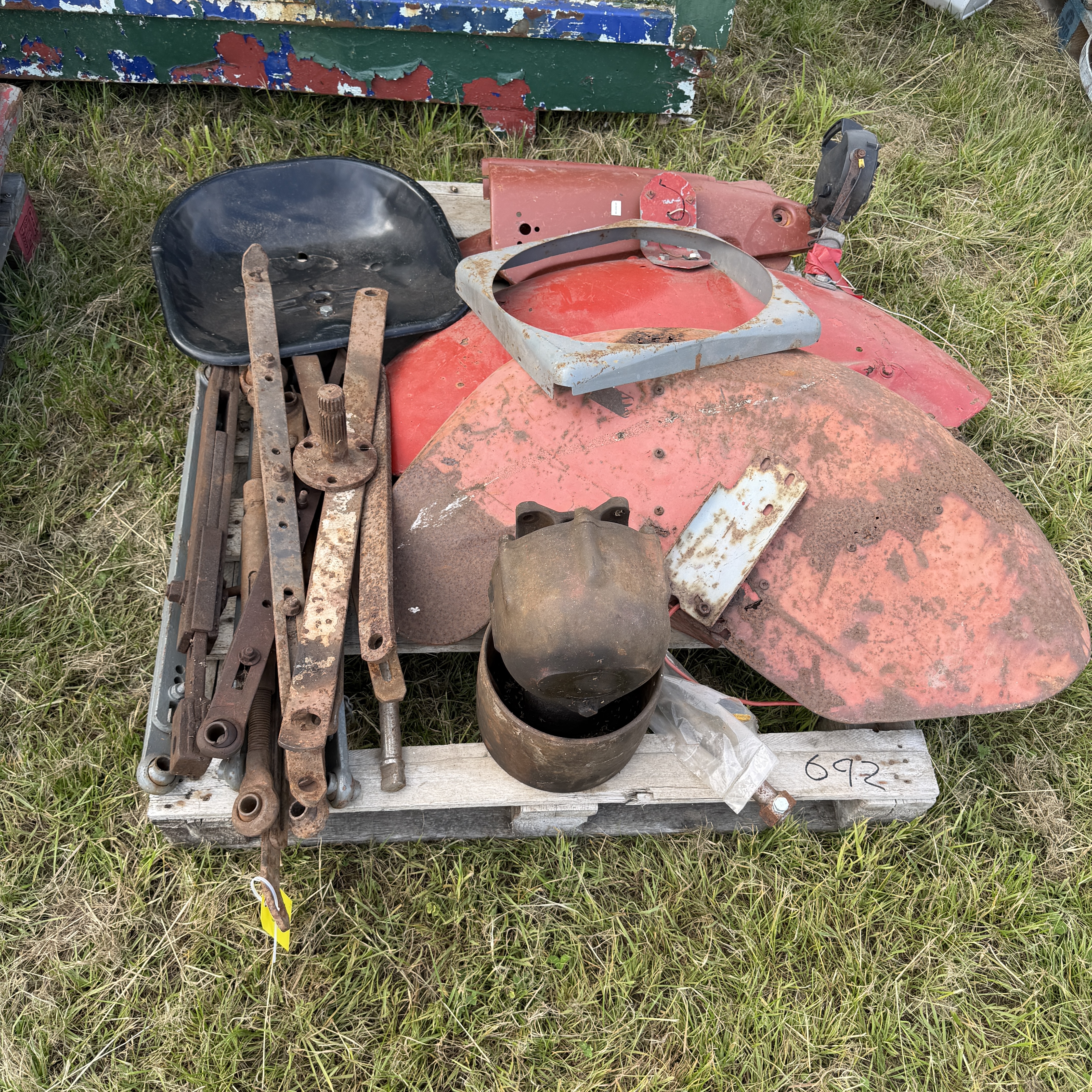 Lot 692