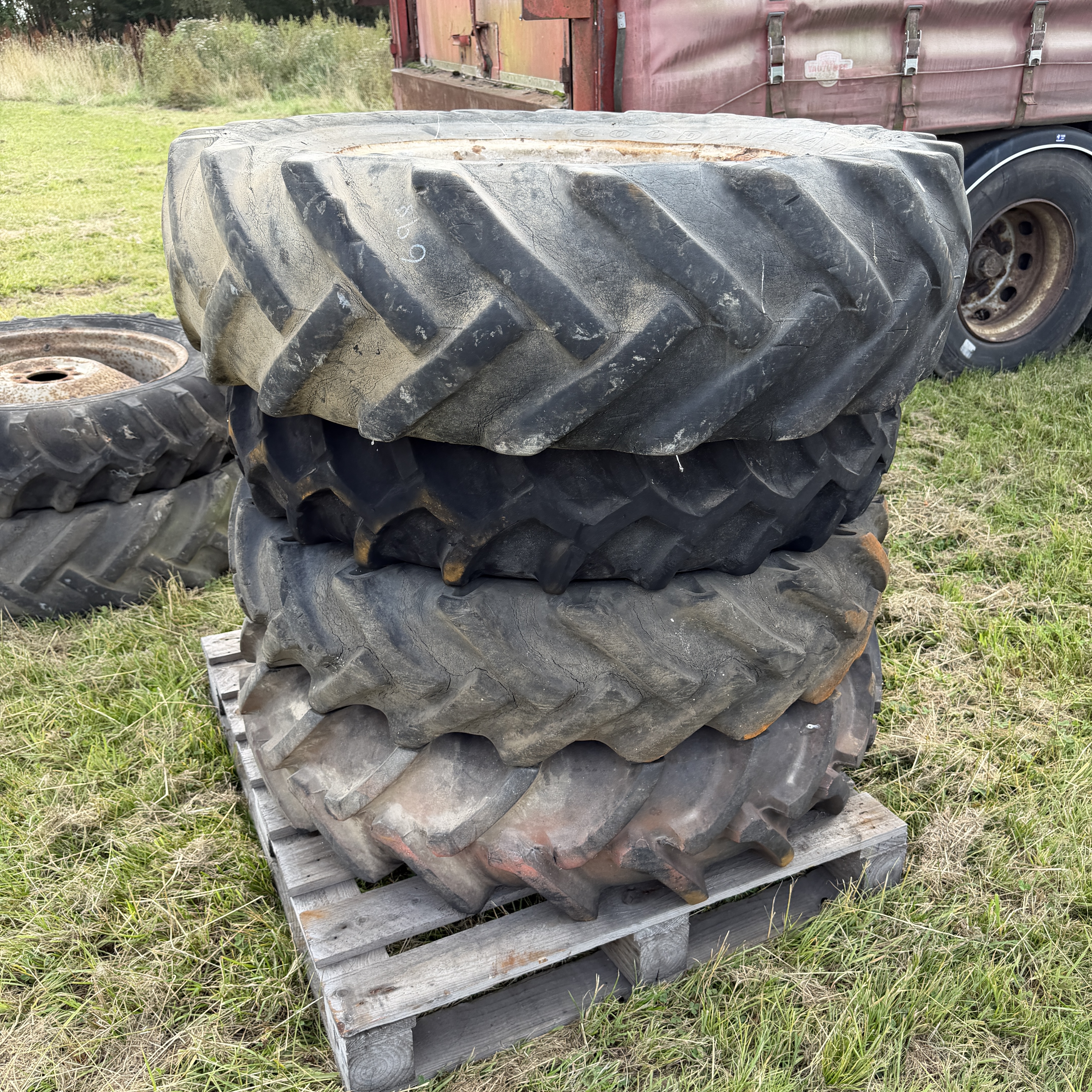 Lot 698