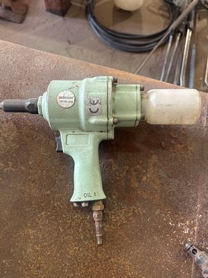 *. Air pop rivet gun