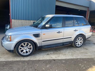 *. Range Rover