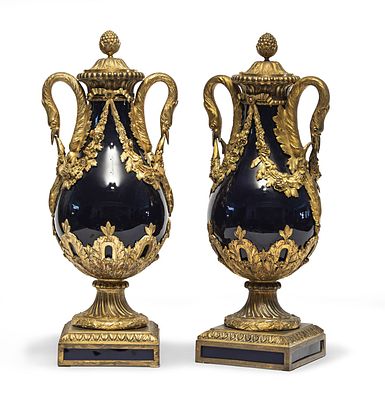 COPPIA DI VASI IN PORCELLANA, SEVRES XIX SECOLO. SPLENDIDA COPPIA DI VASI IN PORCELLANA, SEVRES 