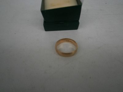 B.Bros 9ct gold wedding band, size J. Weight 5 grams