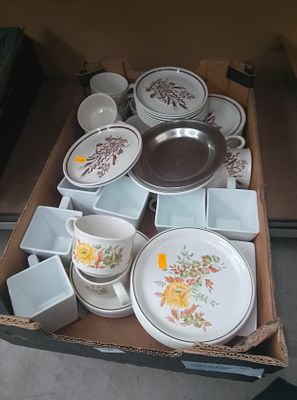 Qty of tea services etc