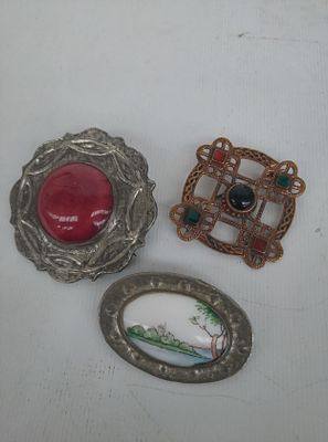 Three vintage brooches