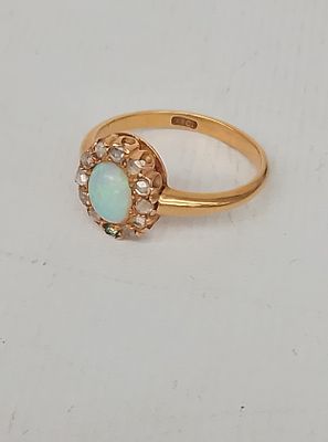 18ct gold and Opel ring, 3.1 grams gross