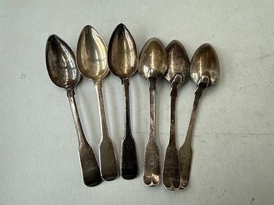 Six silver Georgian hallmarked spoons, weight 100 grams