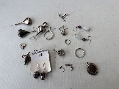 Selection of Silver jewellery pieces
