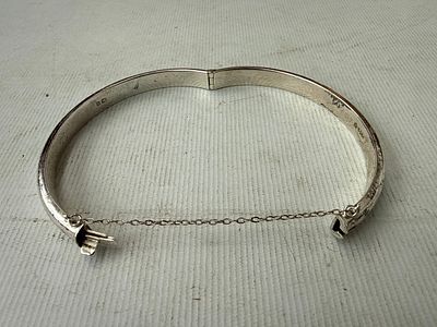 Silver hallmarked bracelet, weight 9.9 grams