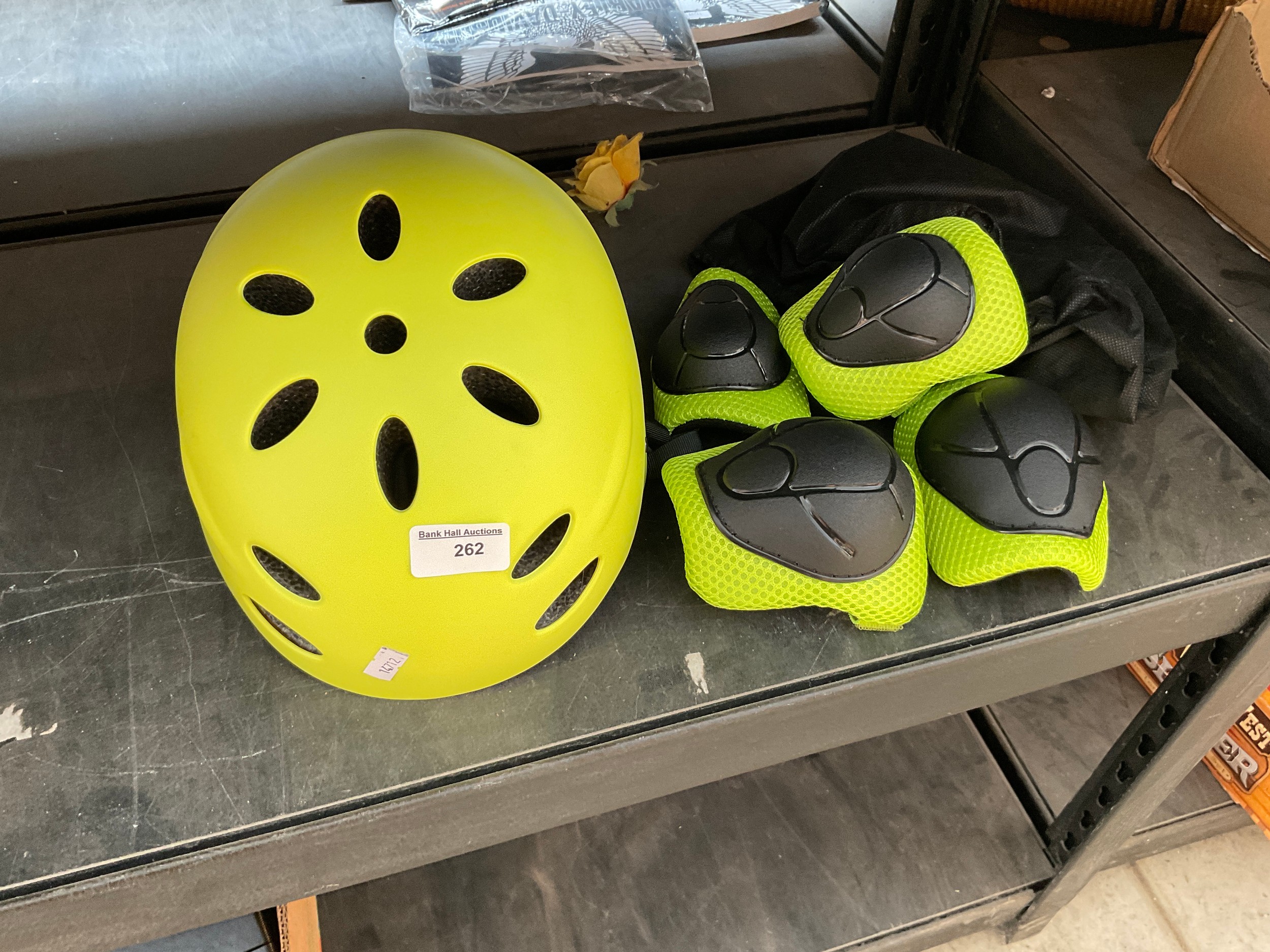 Lot 262