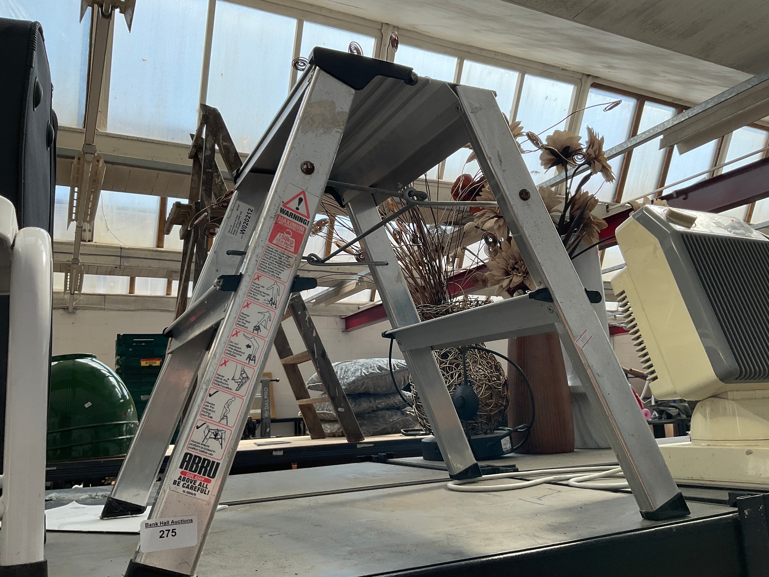 Lot 275
