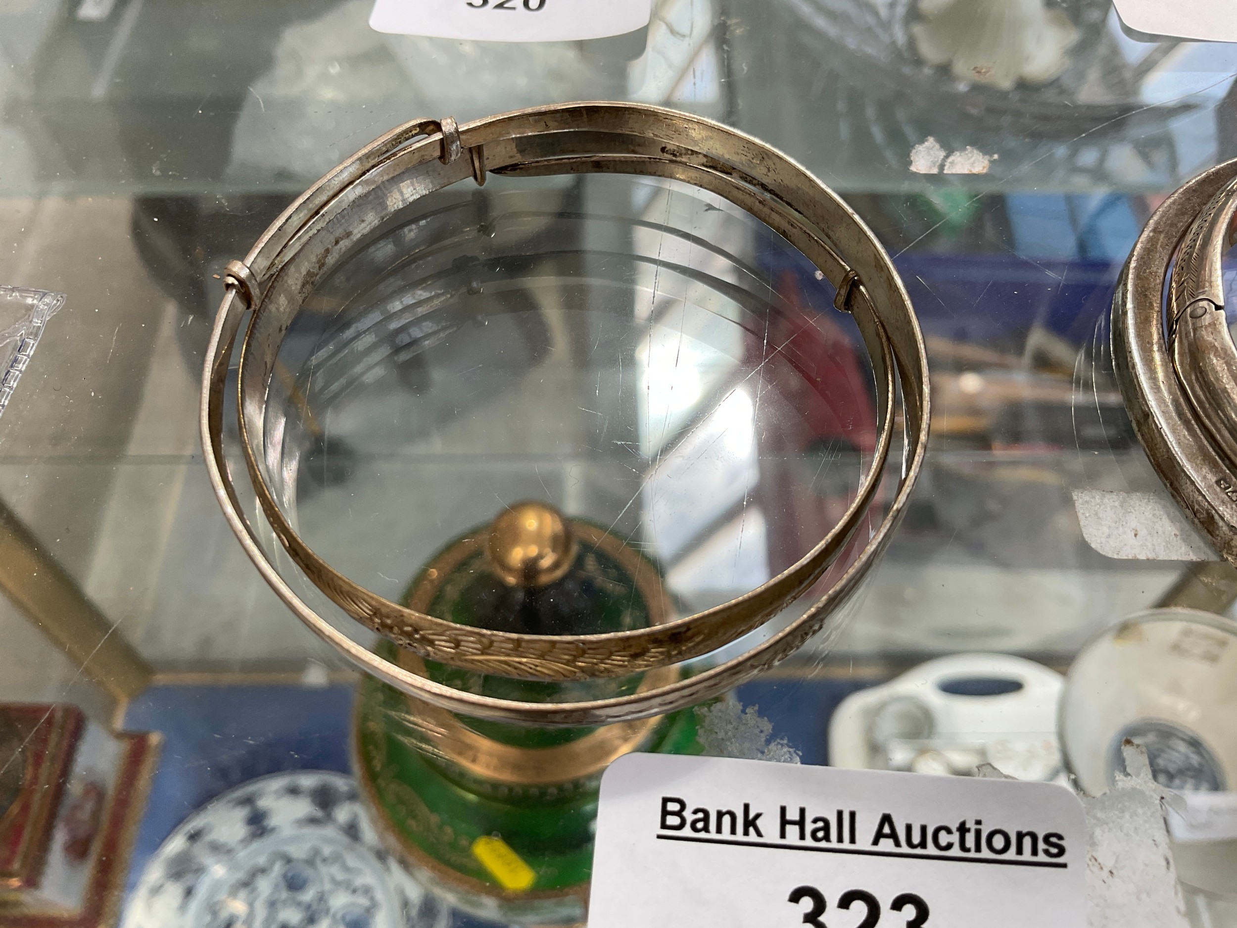 Lot 323