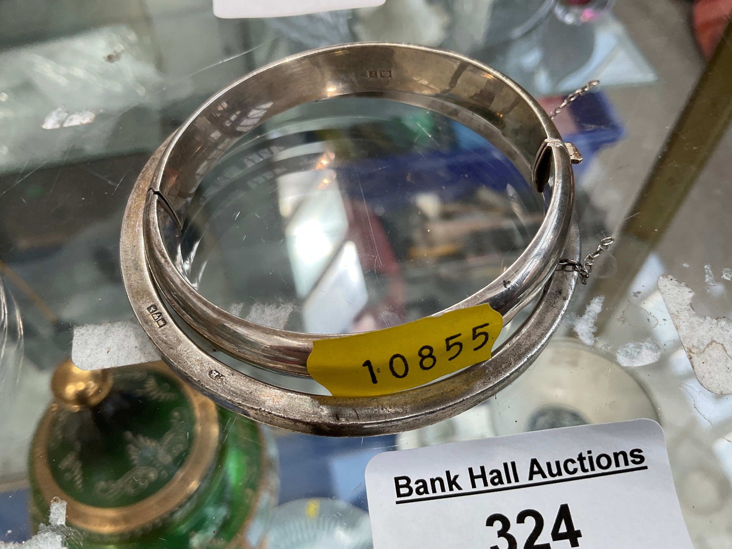 Lot 324