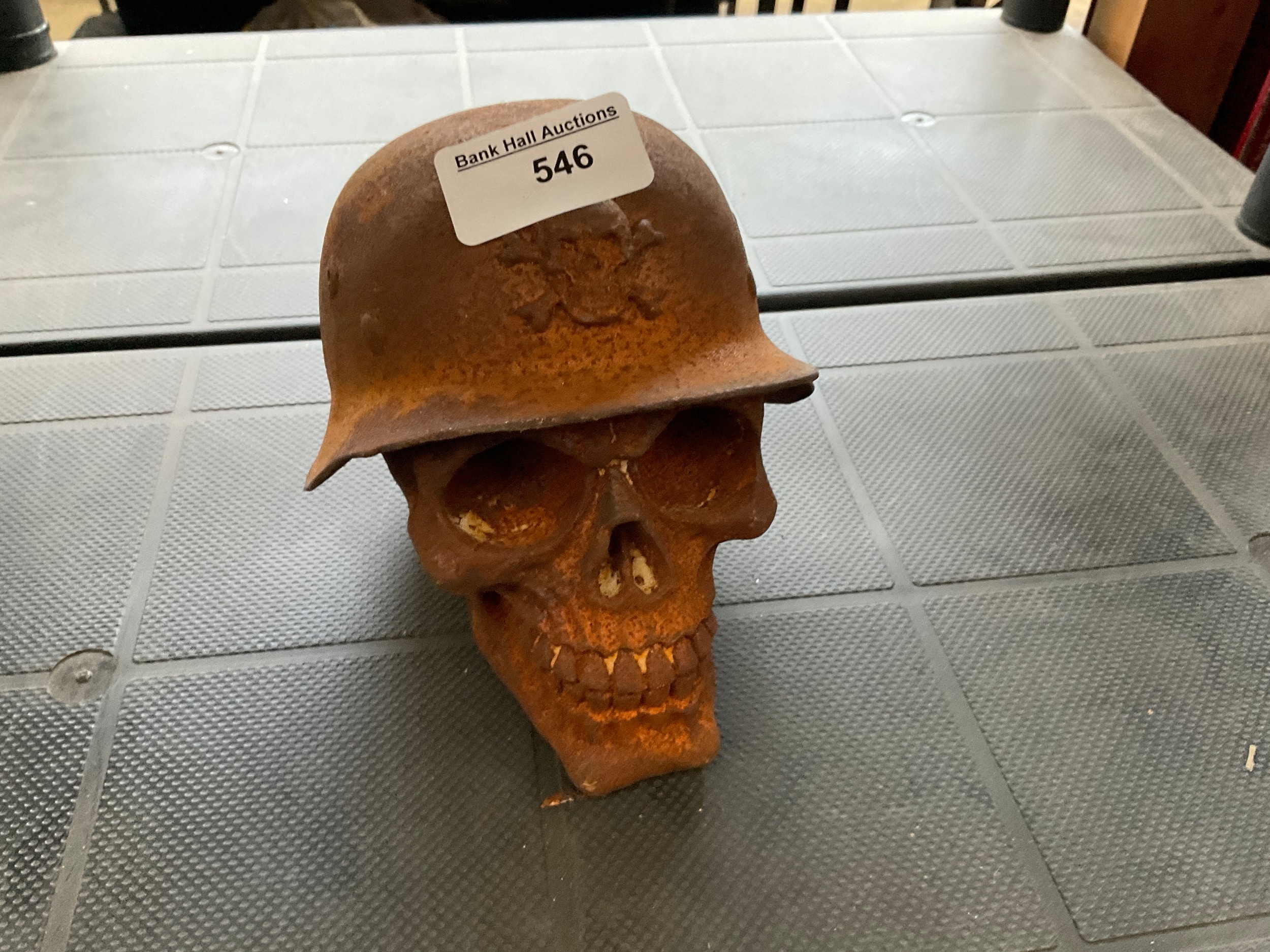Lot 546