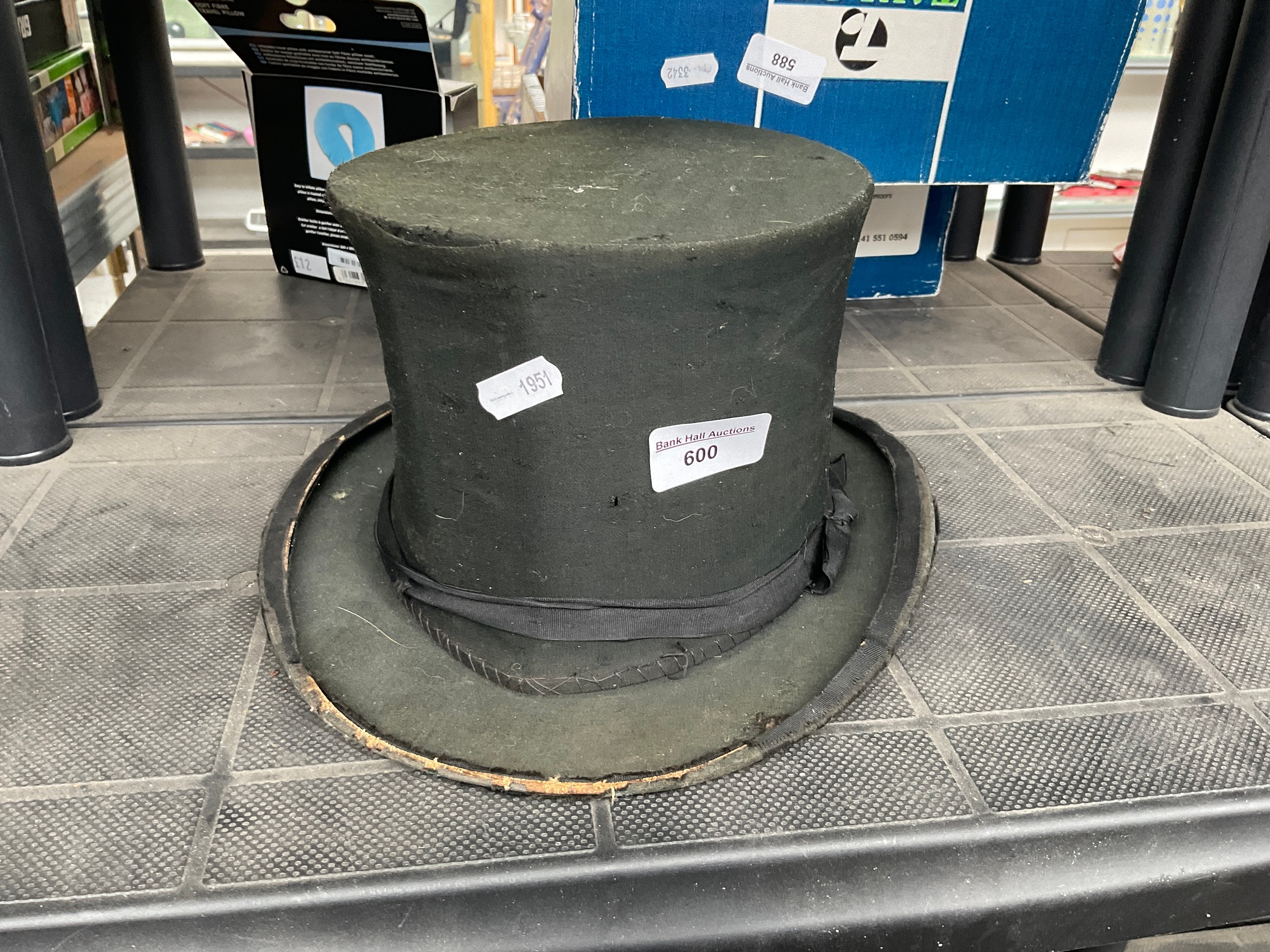 Lot 600