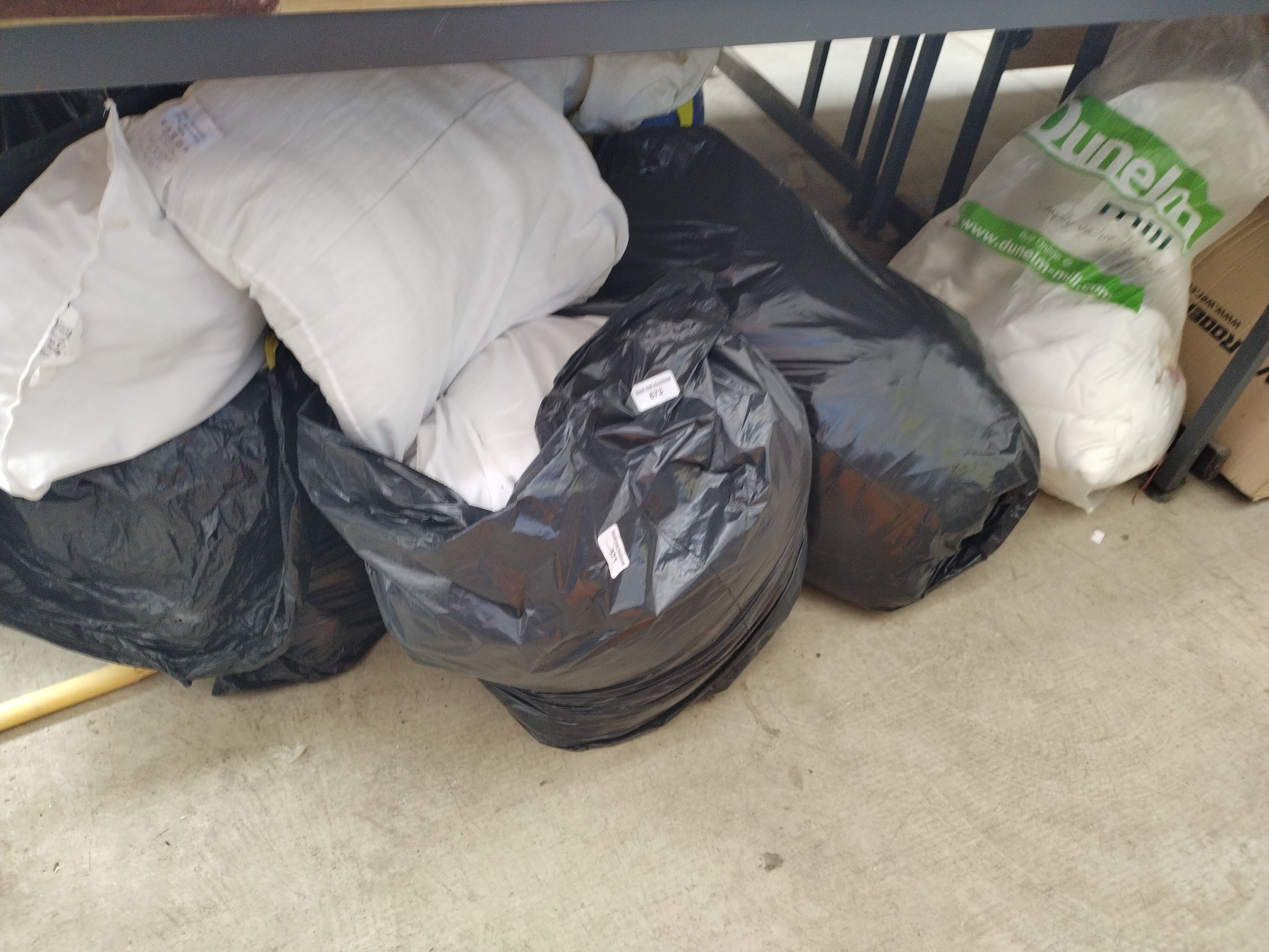 Quantity of home furnishings