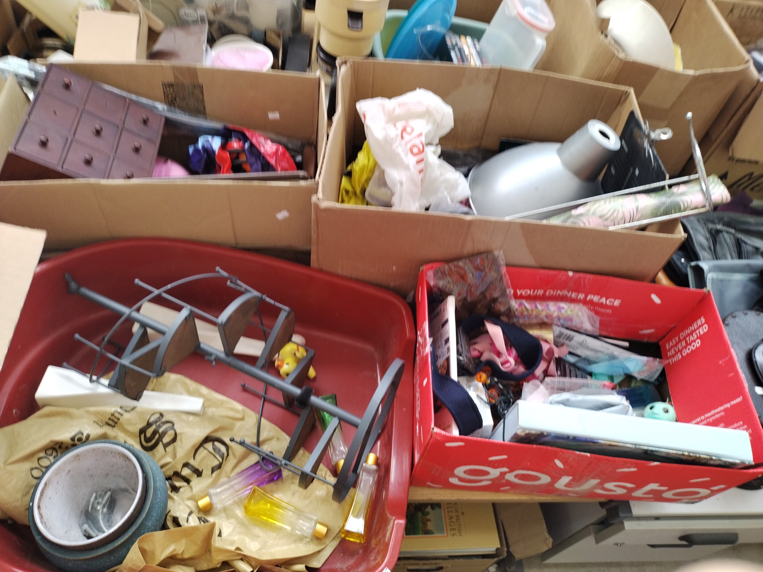 Lot inc pet bed, wool, lampshade, CD player, folder, toys, etc