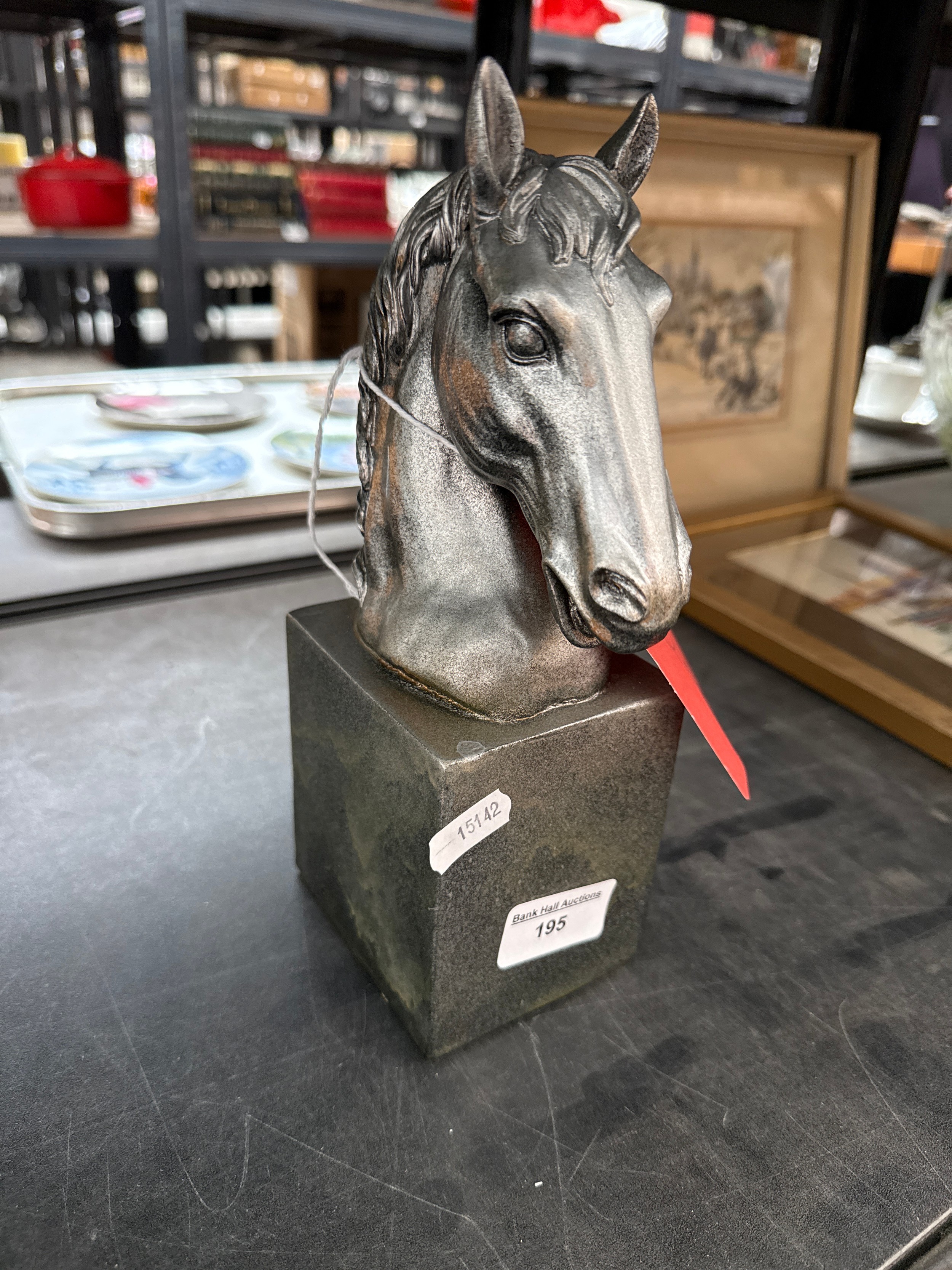 Lot 195
