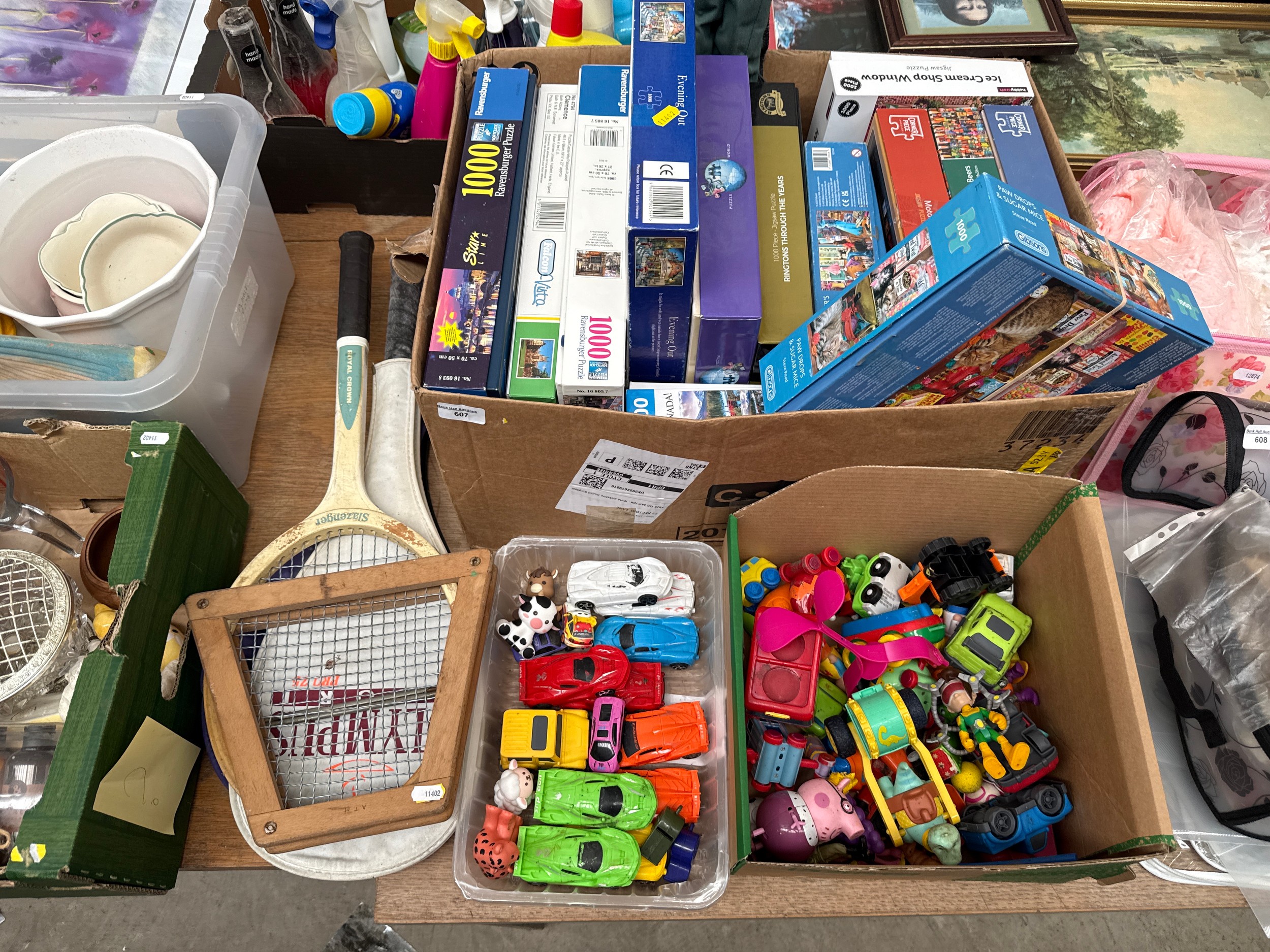 Lot 607