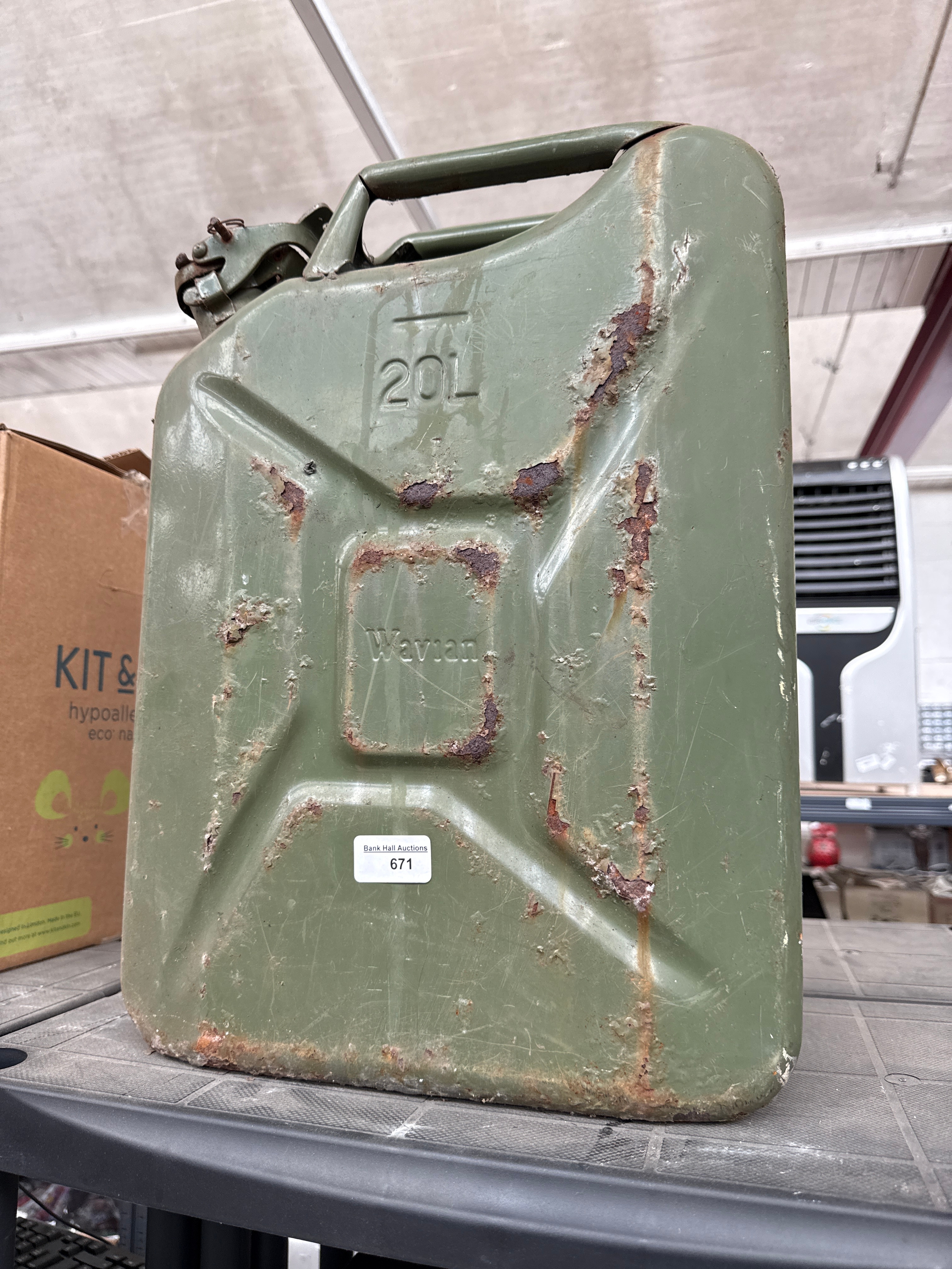 Lot 671
